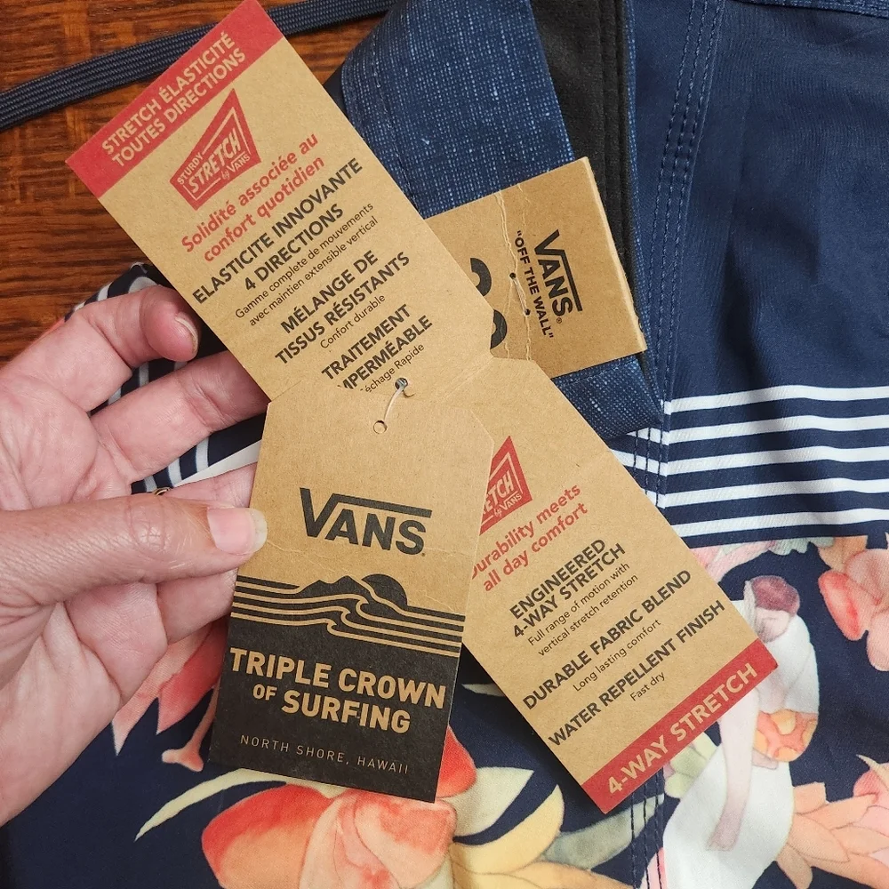 Vans Off The Wall swim Board Shorts Blue hawaiian Size 30 Mens NWT 8 inch inseam